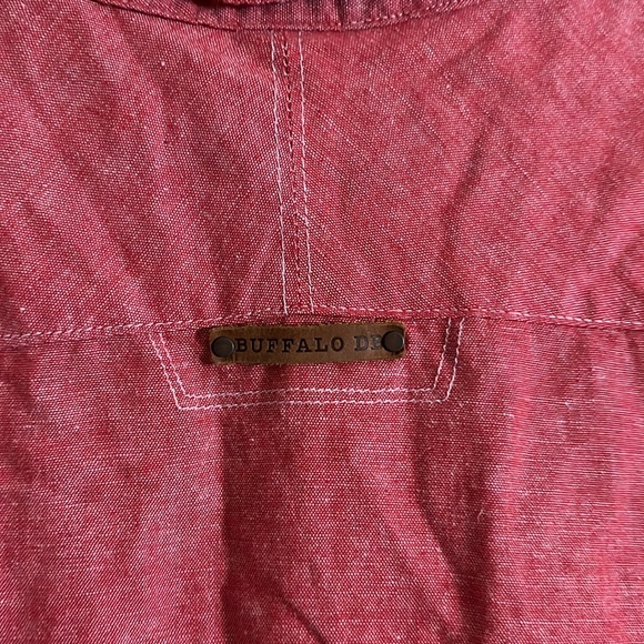 Union made linen blend Buffalo David Bitton shirt. B7 - Picture 6 of 9